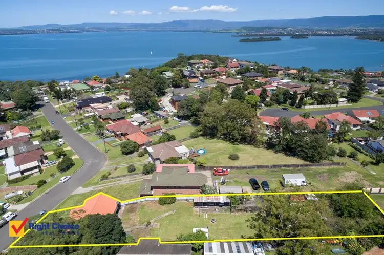 60 Ranchby Avenue, Lake Heights NSW 2502