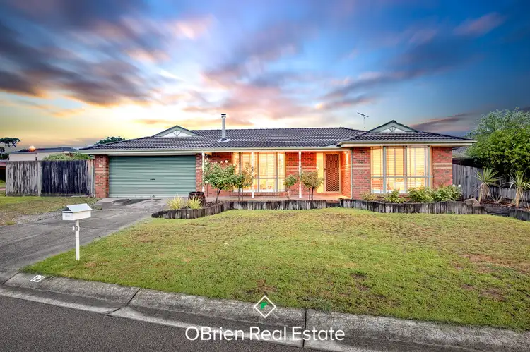 13 Meredith Close, Narre Warren South VIC 3805
