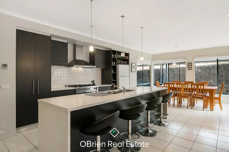 17 Golden Way, Skye VIC 3977