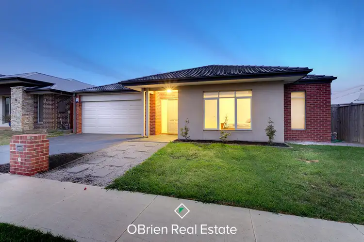 9 Bimberry Circuit, Clyde North VIC 3978