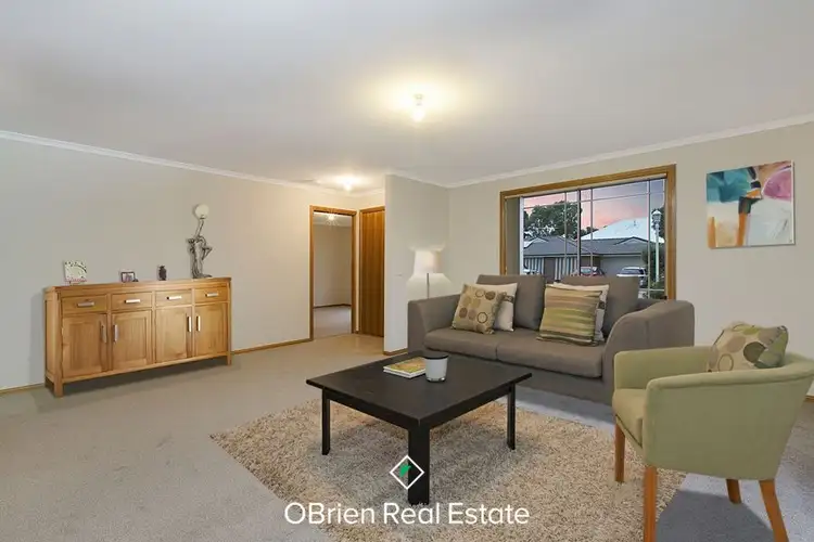 Second view of Homely house listing, 5 Capri Court, Pakenham VIC 3810