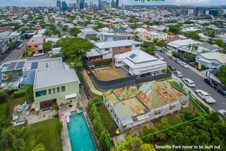 17 Teneriffe Drive, Teneriffe QLD 4005