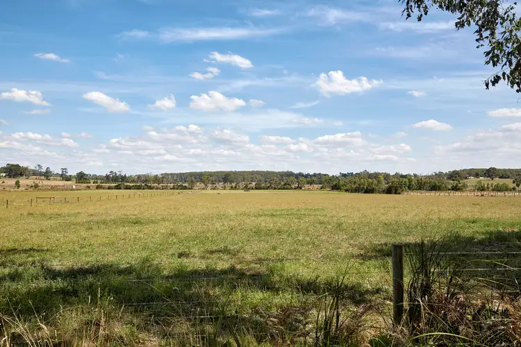 95 Shillinglaw Road, Drouin VIC 3818