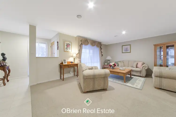 Fifth view of Homely house listing, 2 Amanda Court, Rowville VIC 3178