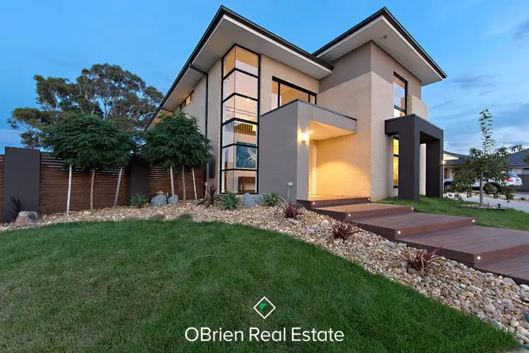 5 Clarence Court, Sandhurst VIC 3977