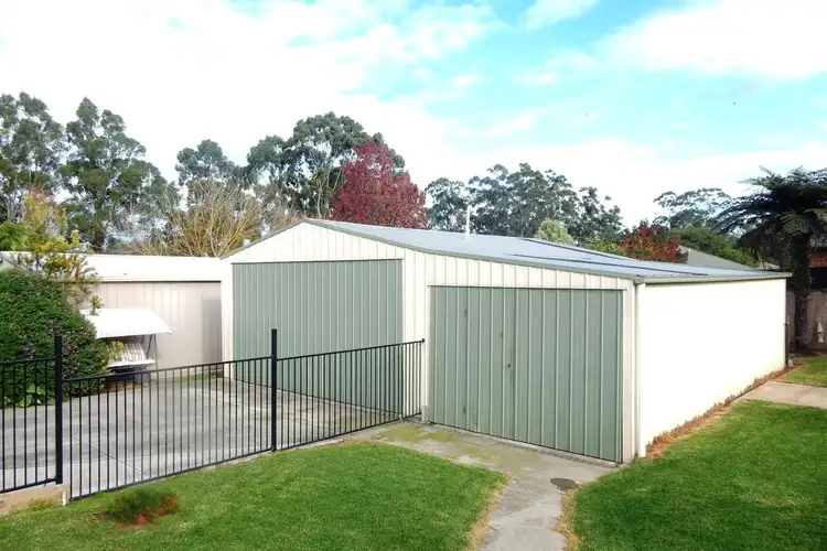 9 Boronia Street, Drouin VIC 3818