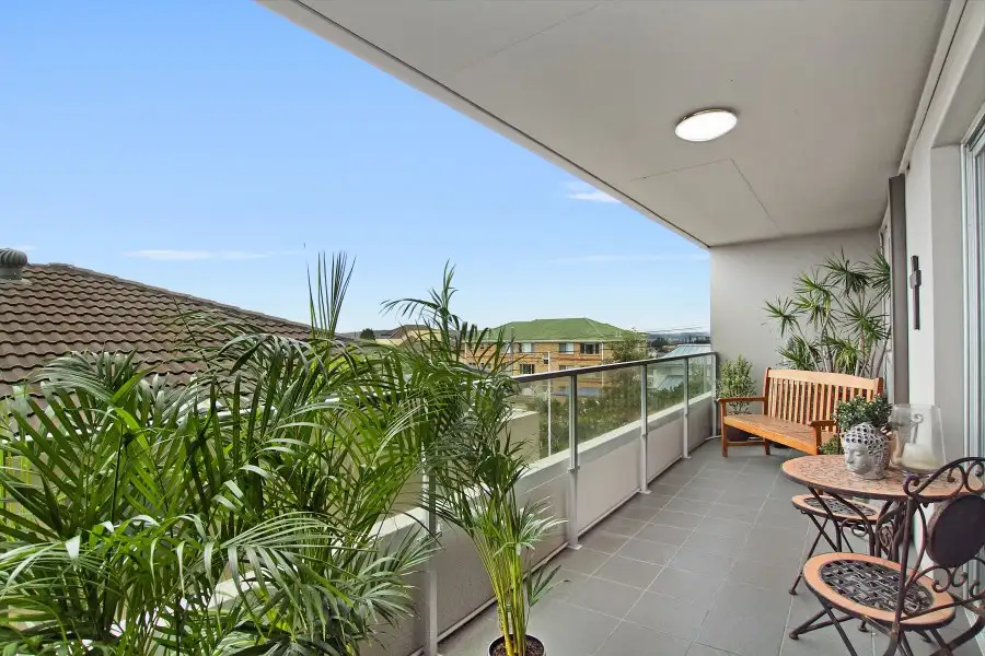 Main view of Homely apartment listing, 2/47-49 Crown Road, Queenscliff NSW 2096