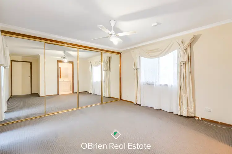 Sixth view of Homely house listing, 40 Ravenhill Crescent, Endeavour Hills VIC 3802