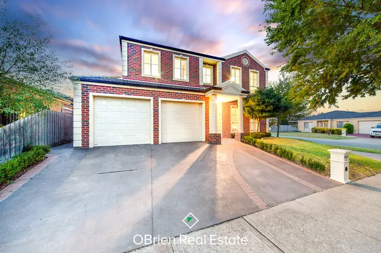 2 Pevensey Drive, Narre Warren South VIC 3805