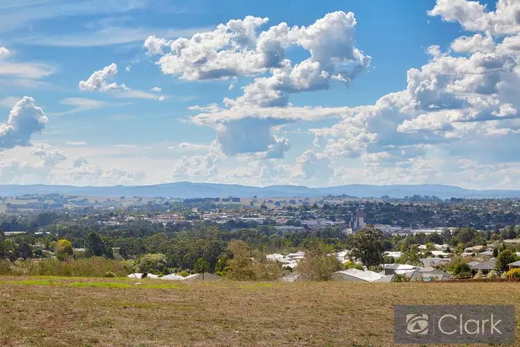 5 Emerald Drive, Warragul VIC 3820