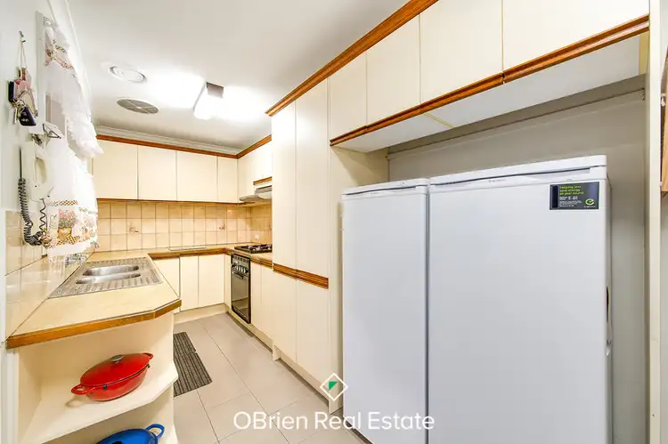 Fourth view of Homely house listing, 4 Puffin Court, Endeavour Hills VIC 3802