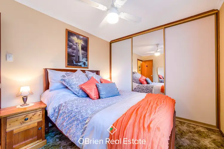 Sixth view of Homely house listing, 4 Puffin Court, Endeavour Hills VIC 3802