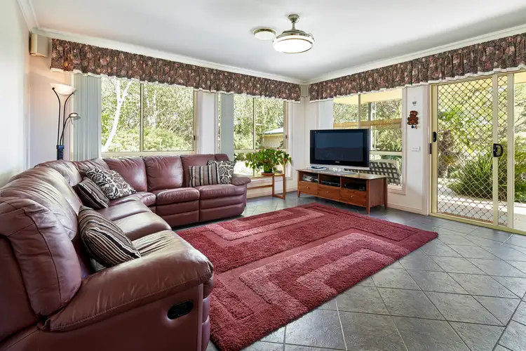 Second view of Homely house listing, 4 Mahogany Court, Drouin VIC 3818