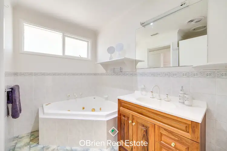 Fifth view of Homely house listing, 7 Rossiter Avenue, Endeavour Hills VIC 3802
