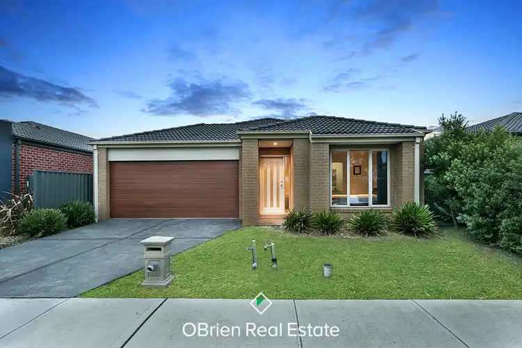 Main view of Homely house listing, 28 Mullein Bend, Cranbourne North VIC 3977