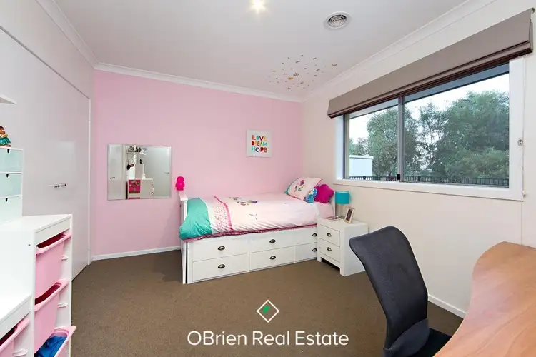 Fifth view of Homely house listing, 4 Leichhardt Court, Sandhurst VIC 3977