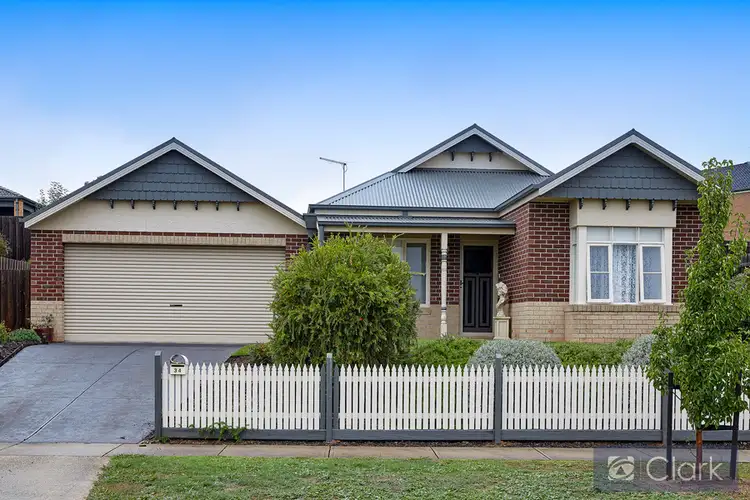 34 Clifford Drive, Drouin VIC 3818