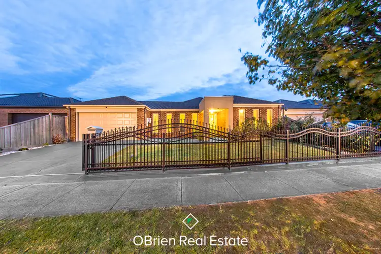 160 Rosebank Drive, Cranbourne North VIC 3977