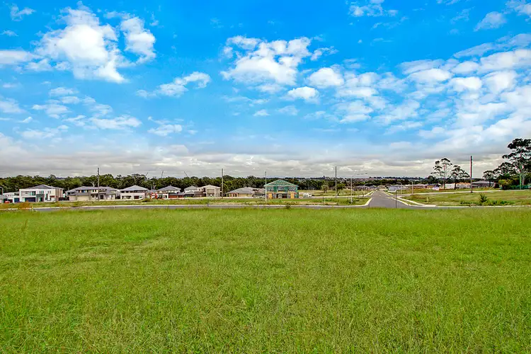 19 Thomas Boulton Circuit, Kellyville NSW 2155