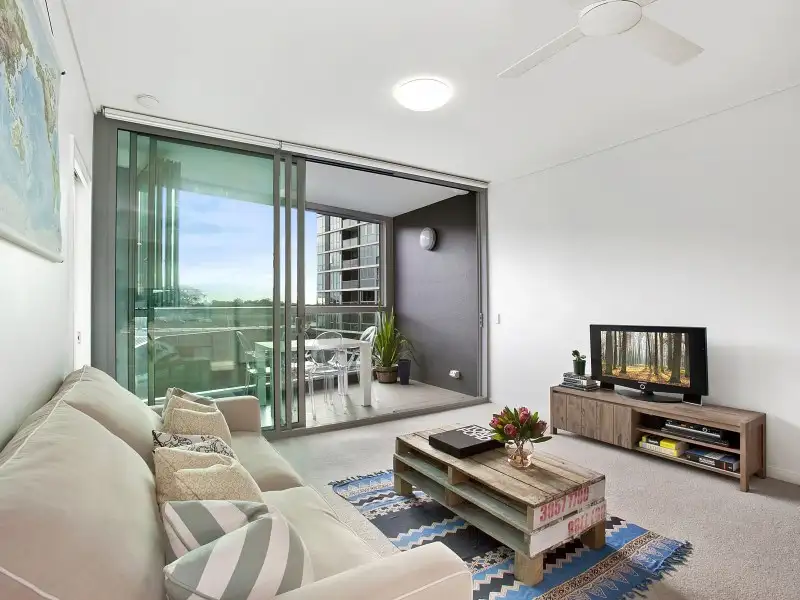 Main view of Homely unit listing, 10404/8 Harbour Road, Hamilton QLD 4007