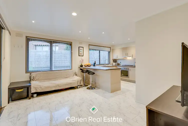Fourth view of Homely house listing, 3 Salicina Court, Endeavour Hills VIC 3802