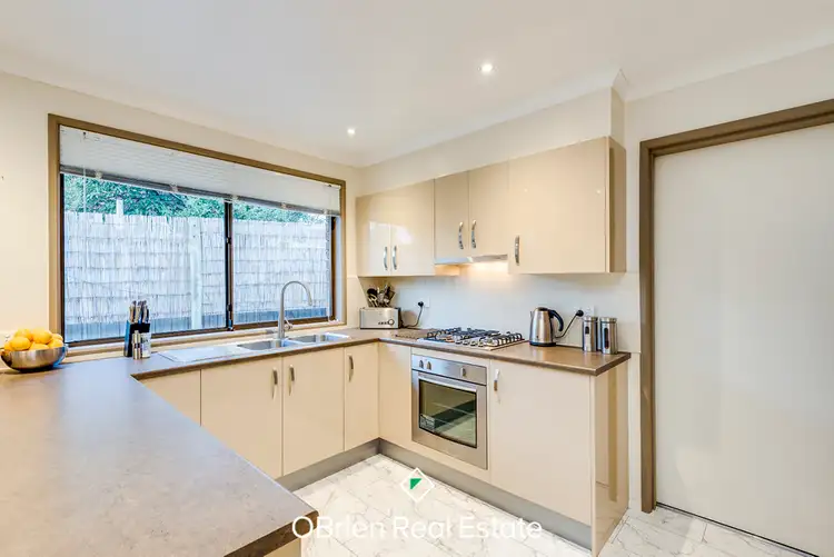 Fifth view of Homely house listing, 3 Salicina Court, Endeavour Hills VIC 3802