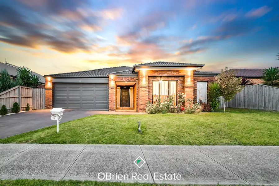 Main view of Homely house listing, 19 Tulip Grove, Cranbourne VIC 3977