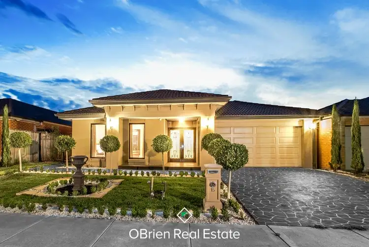 15 Celsius Drive, Cranbourne North VIC 3977