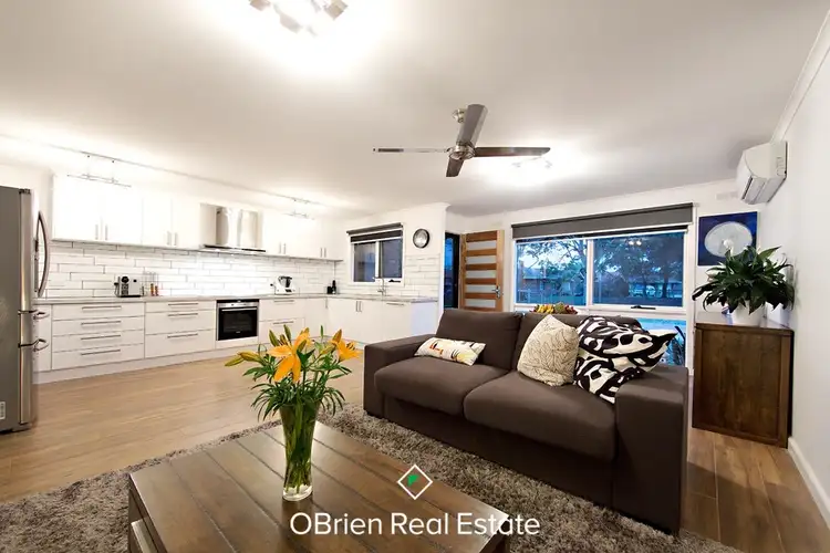 11 Village Crescent, Chelsea VIC 3196