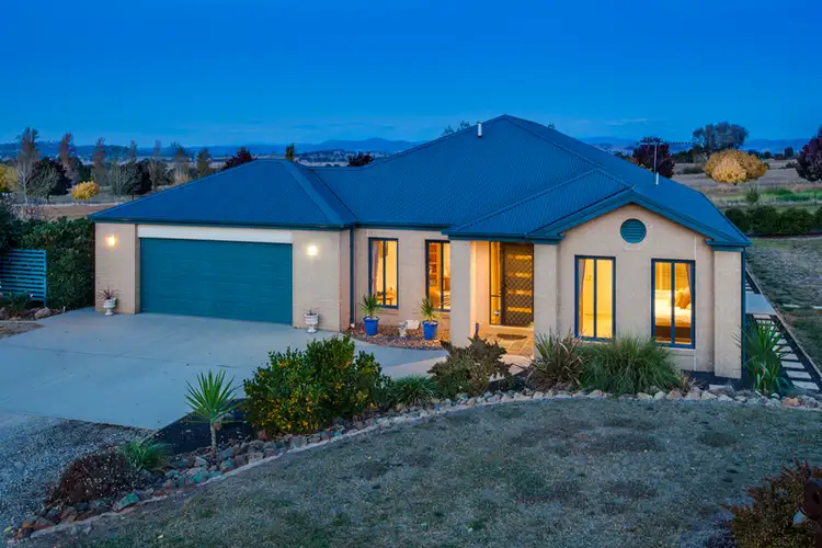 11 Eagle Rise Road, Table Top NSW 2640