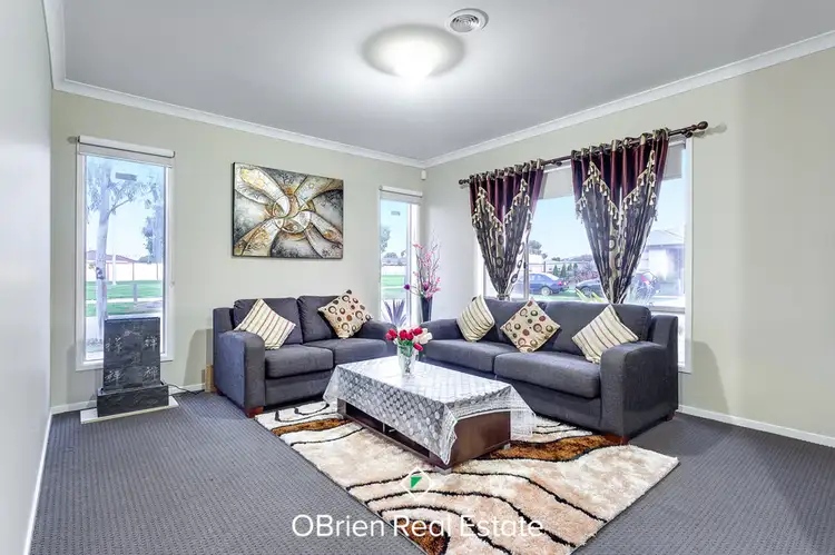 Fifth view of Homely house listing, 19 Copernicus Circuit, Cranbourne West VIC 3977