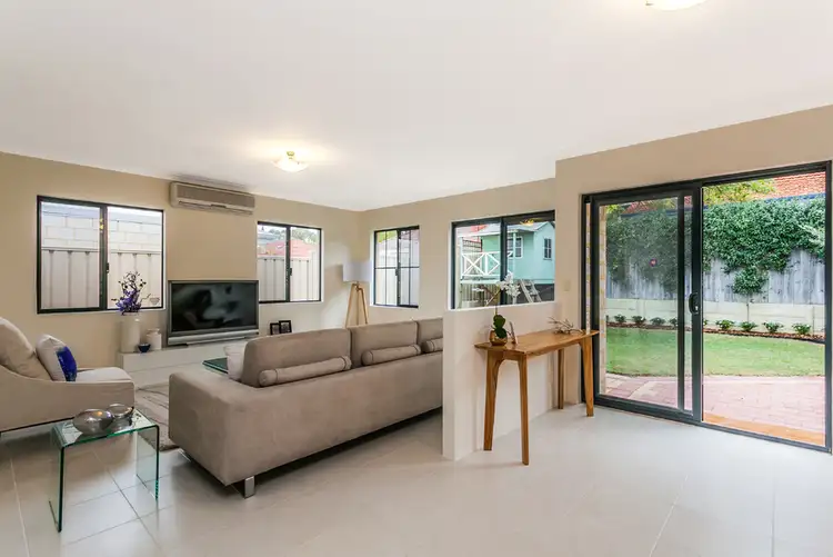74A Rennie Crescent, Hilton WA 6163