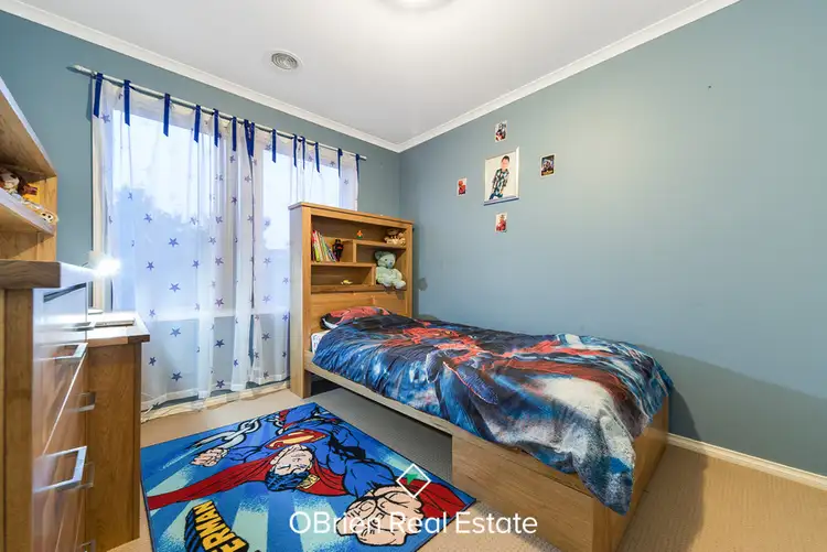 Sixth view of Homely house listing, 5 Nariel Place, Cranbourne West VIC 3977