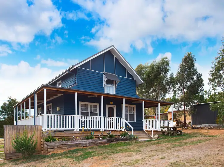 4 Neill Street, Guildford VIC 3451