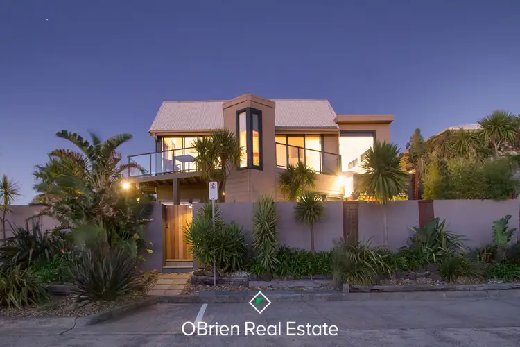 2 Monica Ave, Bonbeach VIC 3196