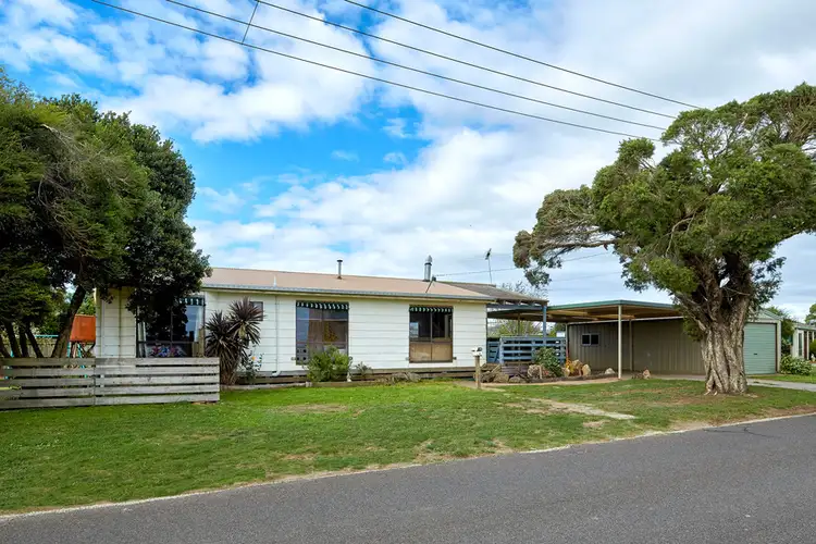 Fourth view of Homely house listing, 2 Fairchild Street, Drouin VIC 3818