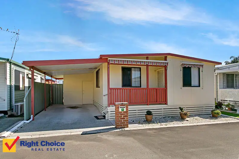 Main view of Homely villa listing, 71 Lakeline Drive, Kanahooka NSW 2530