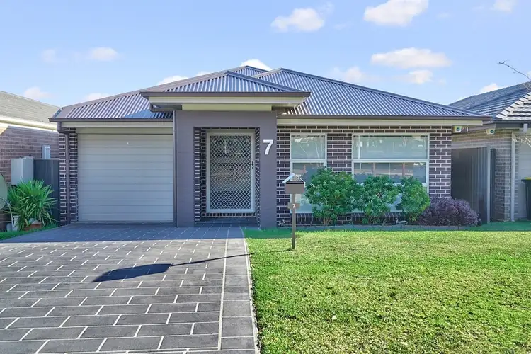 7 Butler Street, Gregory Hills NSW 2557