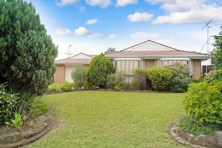 7 Stenhouse Drive, Mount Annan NSW 2567