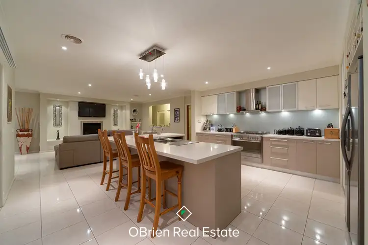 Third view of Homely house listing, 2 Lytham Court, Cranbourne VIC 3977