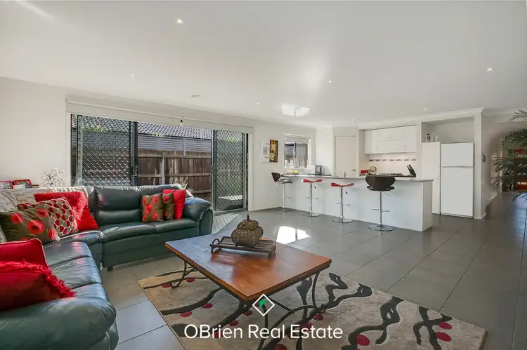 44 Diamond Parade, Skye VIC 3977