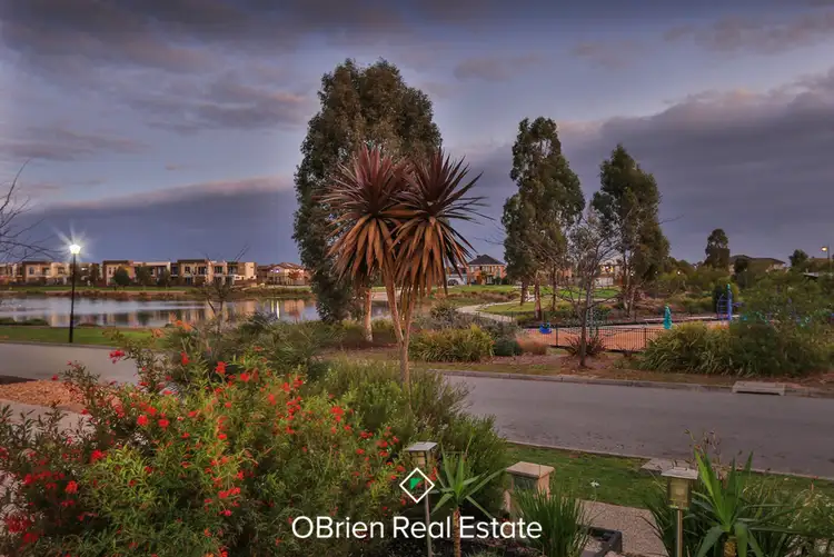 42 Clearwater Drive, Pakenham VIC 3810