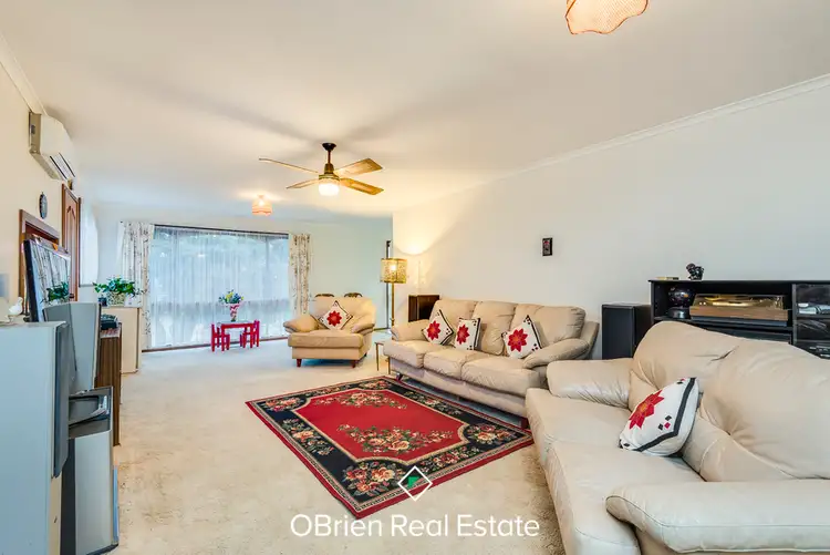 Second view of Homely house listing, 5 Meehan Court, Endeavour Hills VIC 3802