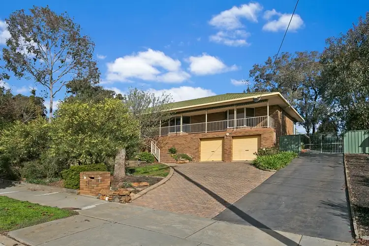 24 Maxwell Crescent, Strathdale VIC 3550