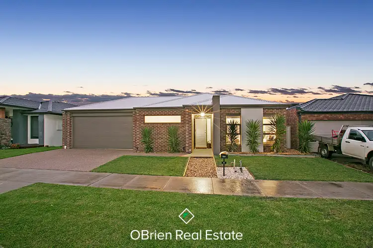6 Farmdale Road, Pakenham VIC 3810