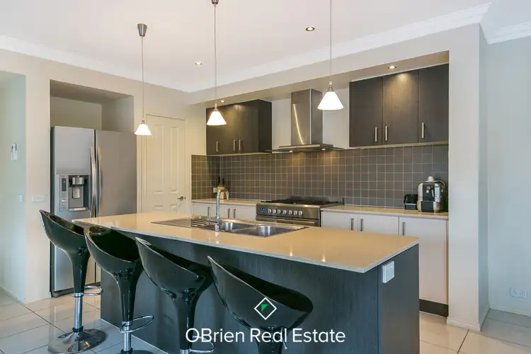 Second view of Homely house listing, 7 Shandon Close, Cranbourne VIC 3977