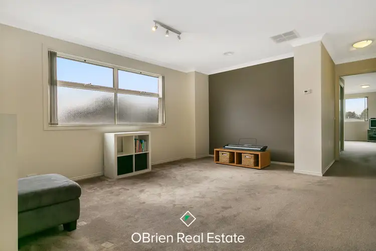 Fifth view of Homely house listing, 7 Shandon Close, Cranbourne VIC 3977