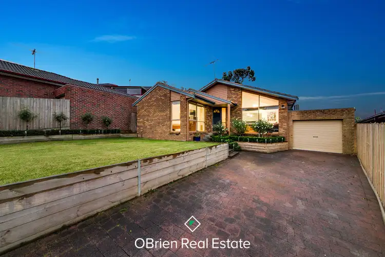 12 Mason Way, Berwick VIC 3806