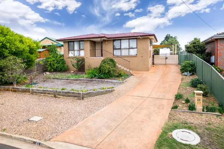 37 Beresford Crescent, Bacchus Marsh VIC 3340