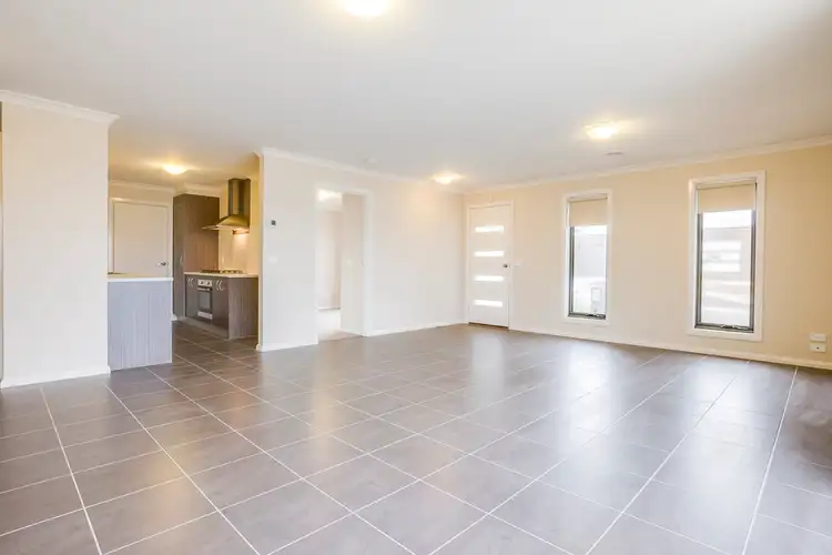 Seventh view of Homely house listing, 2/1 Cromarty Circuit, Bacchus Marsh VIC 3340